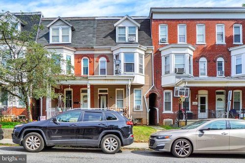 719 W Locust St, YORK, PA, 17401-3632 | Card Image