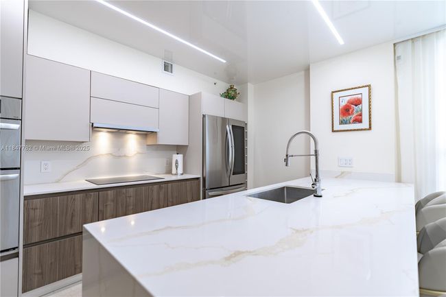 APT-508 - 17555 Atlantic Blvd, Condo with 3 bedrooms, 2 bathrooms and null parking in Sunny Isles Beach FL | Image 34