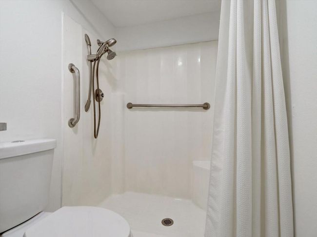 Walk-In Shower | Image 32