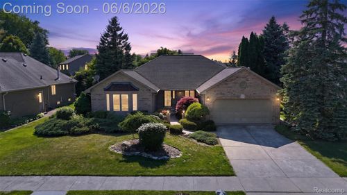 41599 Red Oak Dr, Sterling Heights, MI, 48314-3745 | Card Image