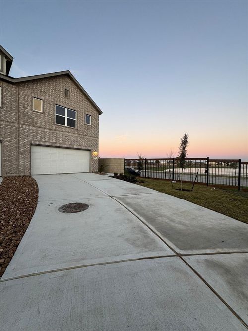2131 Salinas Dr, Rosharon, TX, 77583-5996 | Card Image