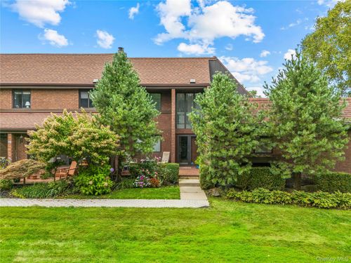 41 Fox Rdg, Roslyn, NY, 11576-2829 | Card Image