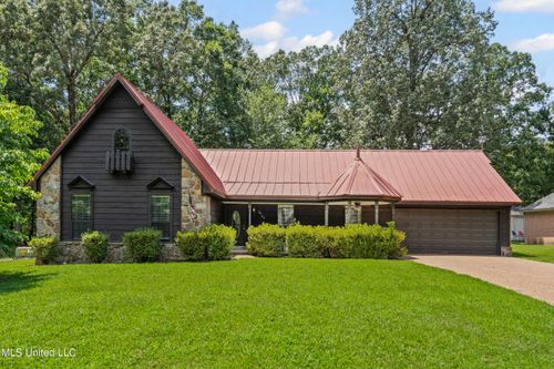 2403 Geneva Dr, Nesbit, MS, 38651-9551 | Card Image