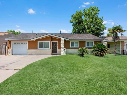 10319 Dunvegan Way, Houston, TX, 77013-5309 | Card Image