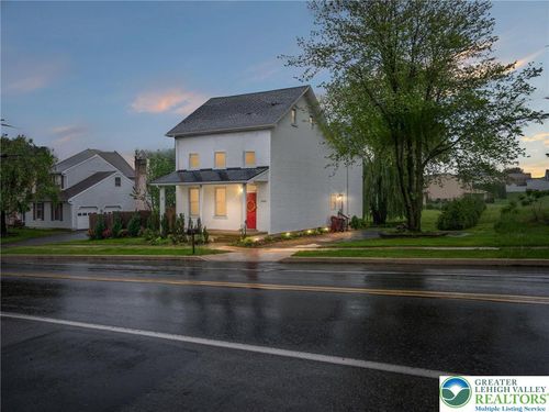 1942 Schadt Ave, WHITEHALL, PA, 18052-3752 | Card Image