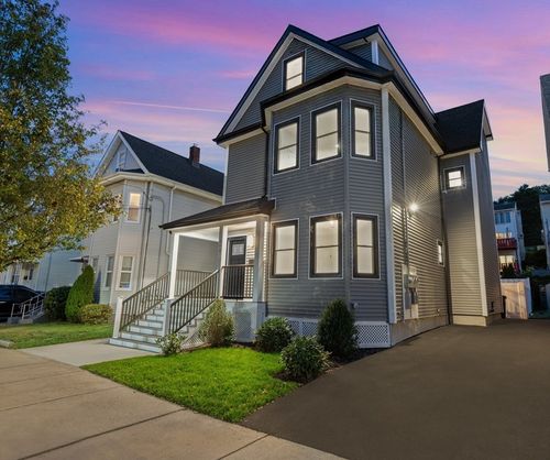 262 Park Ave, Revere, MA, 02151-5219 | Card Image