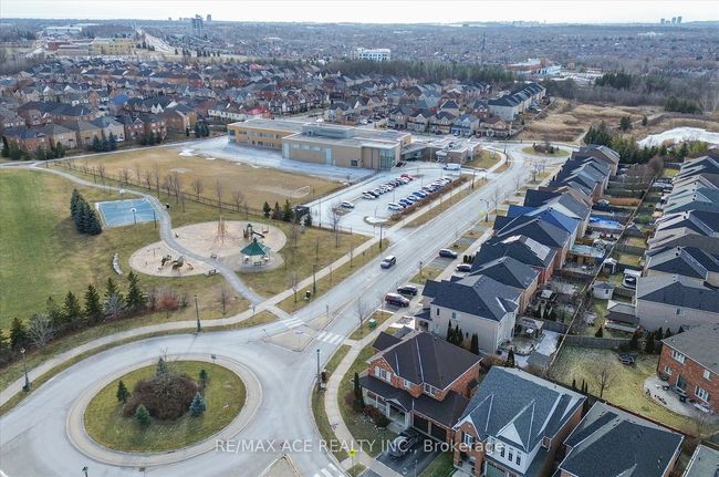 82 Warnford Cir, House other with 7 bedrooms, 5 bathrooms and 4 parking in Ajax ON | Image 48