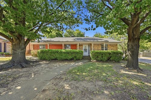 1214 Glasgow Dr, Sherman, TX, 75092-2115 | Card Image