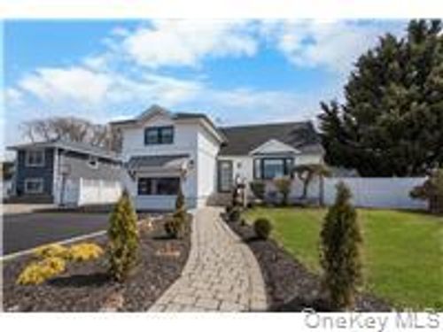 53 Elizabeth Dr, Bethpage, NY, 11714-6408 | Card Image