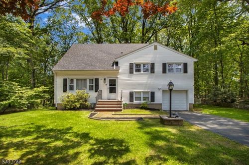 25 Foxcroft Rd, Denville, NJ, 07834-3101 | Card Image