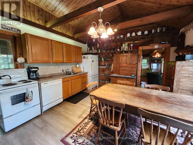 40065 School Rd, Home with 3 bedrooms, 2 bathrooms and 5 parking in Goderich ON | Image 4