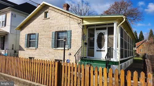 803 New York Ave, MARTINSBURG, WV, 25401-2125 | Card Image