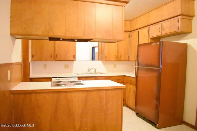 2008 54 Th St, Home with 4 bedrooms, 2 bathrooms and null parking in Lubbock TX | Image 4