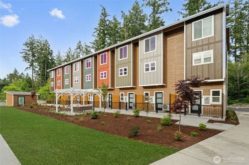1339 Nolta Loop Ne, Bainbridge Island, WA, 98110-5537 | Card Image