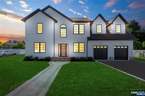 12 Thistle Ct, Totowa, NJ, 07512-1134 | Card Image
