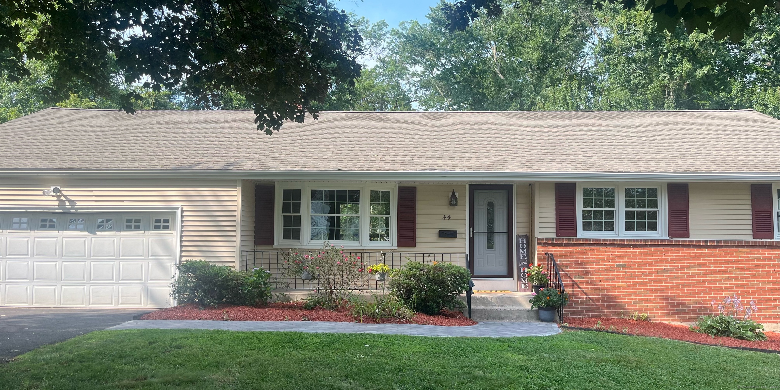 Hartwell Rd, West Hartford, CT 06117