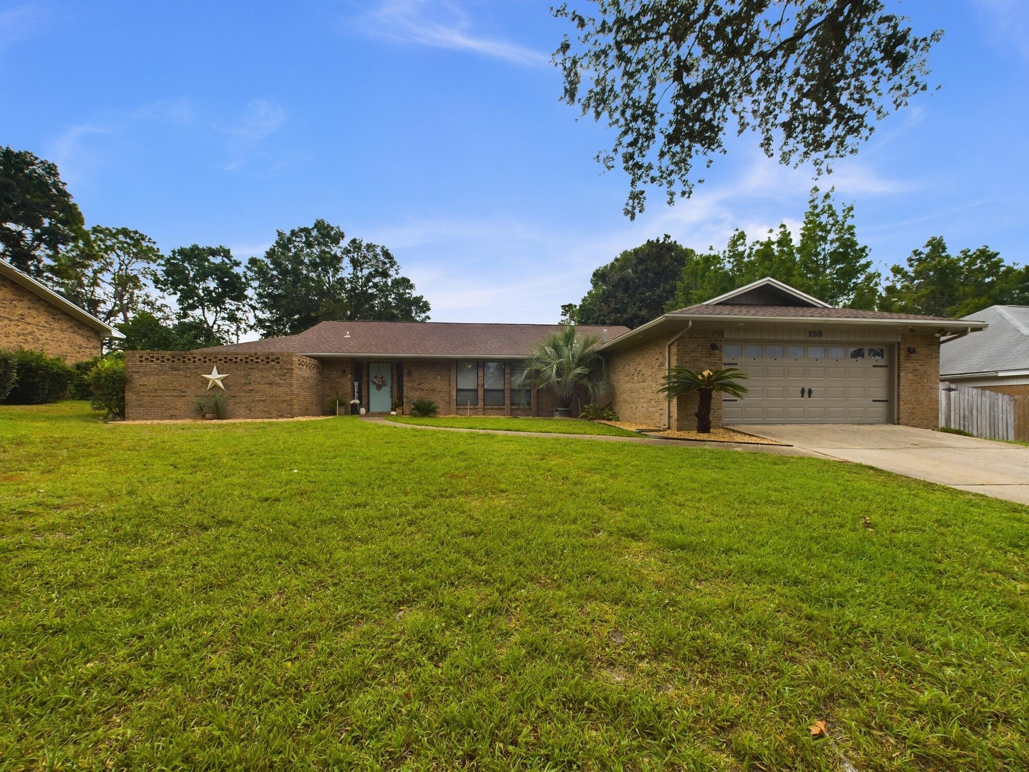 Country Club Rd, Shalimar, FL 32579