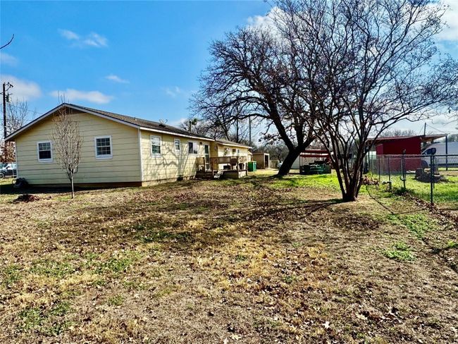 302 E Castlewood Dr, House other with 2 bedrooms, 1 bathrooms and 4 parking in Granite Shoals TX | Image 21