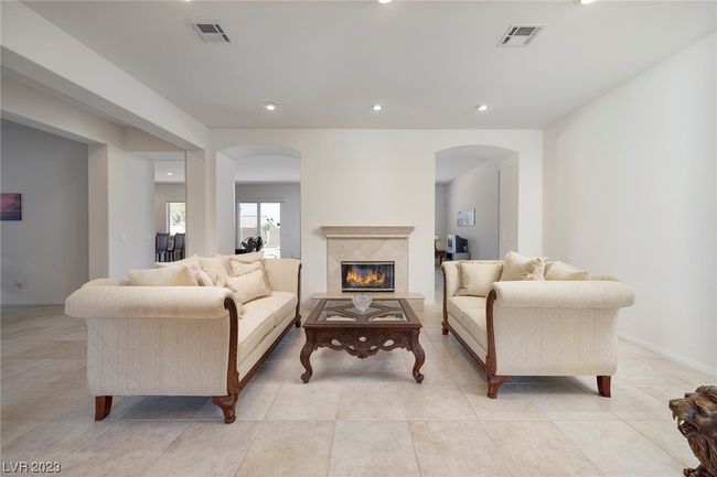 7906 Fieldcreek Ct, House other with 4 bedrooms, 3 bathrooms and null parking in Las Vegas NV | Image 7