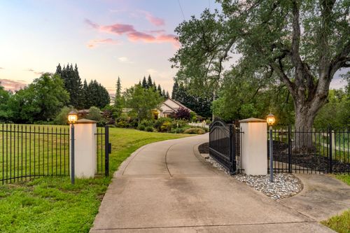 5052 Eureka Rd, Granite Bay, CA, 95746-8829 | Card Image