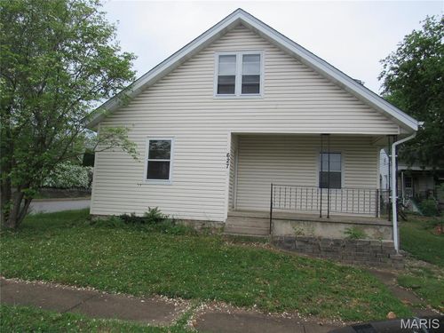 627 S Benton Avenue, St Charles, MO, 63301 | Card Image