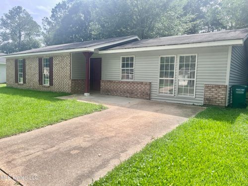 104 Olympic Cir, Ocean Springs, MS, 39564-5807 | Card Image