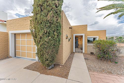 1032 W Camino Asturias, Green Valley, AZ, 85622-3246 | Card Image