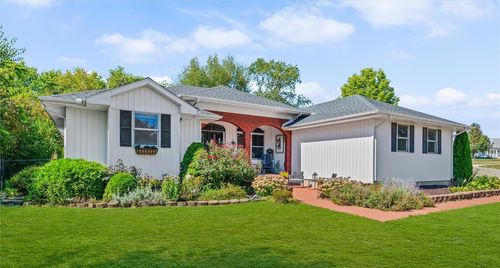 36950 Sally Ct, Hoopeston, IL, 60942-6304 | Card Image