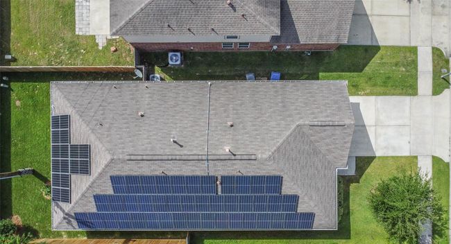 Aesthetically integrated solar system blends with roof and house design. | Image 37