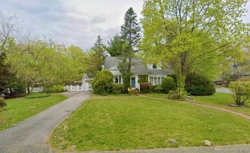 2 Greenway, North Hempstead, NY, 11576 | Card Image