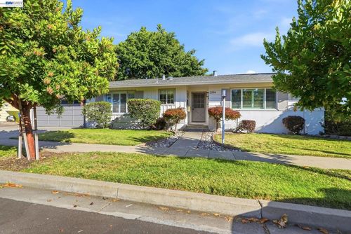 2394 Tahiti St, Hayward, CA, 94545-3436 | Card Image