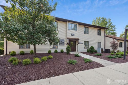 4-2 Brier Hill Ct, East Brunswick, NJ, 08816 | Card Image