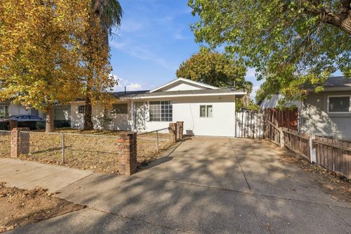 3235 Aster St, Anderson, CA, 96007-3705 | Card Image