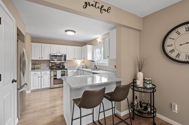 Room for more seating | Image 13