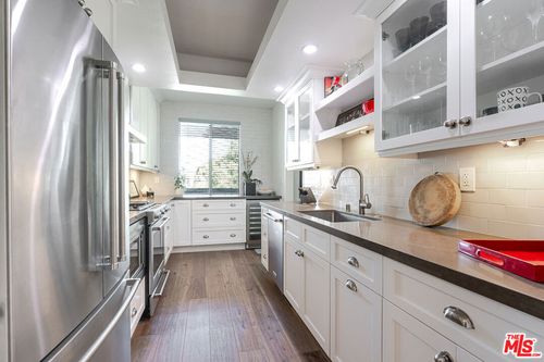 unit-201-11322 Camarillo St, Toluca Lake, CA, 91602-1276 | Card Image