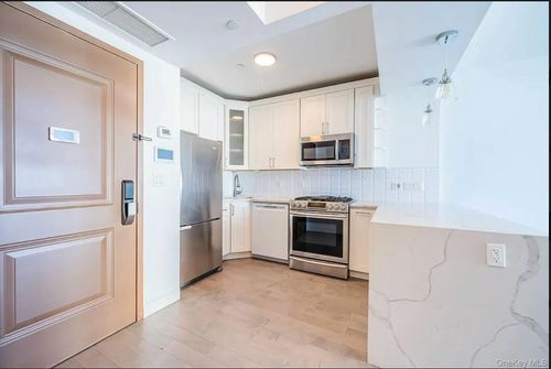 apt-9a-4104 27th St, Long Island City, NY, 11101-3891 | Card Image