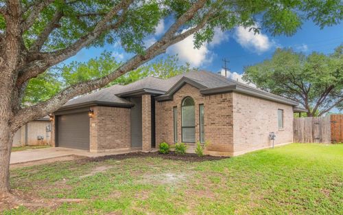 208 Bastian Ln, Georgetown, TX, 78626-1942 | Card Image