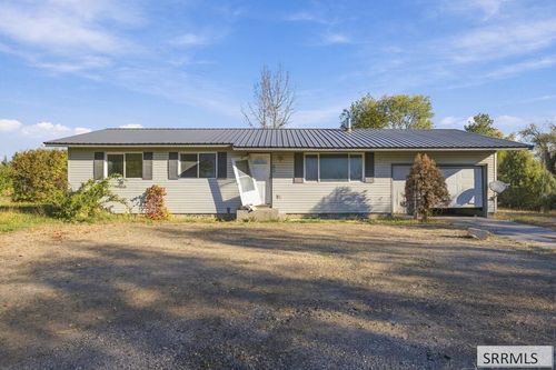 724 E 1540 N, Shelley, ID, 83274 | Card Image
