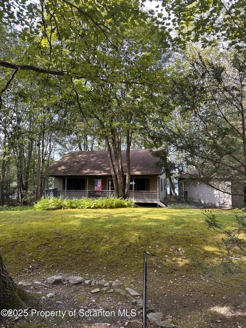 1172 Lexington Ave, Pocono Summit, PA, 18346-7788 | Card Image