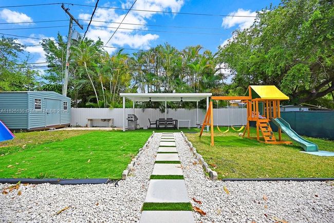 876 Ne 81 St St, House other with 3 bedrooms, 2 bathrooms and null parking in Miami FL | Image 47