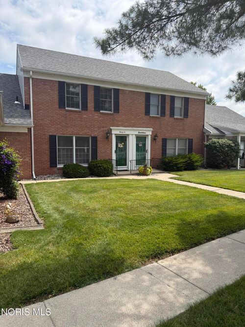 26 Olde Orchard Dr, Perrysburg, OH, 43551-3215 | Card Image
