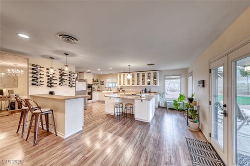 2735 S Torrey Pines Dr, Las Vegas, NV, 89146-5140 | Card Image