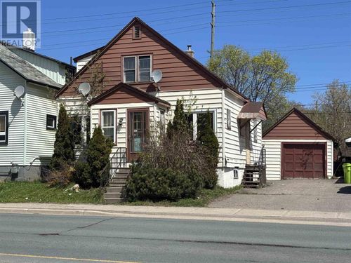 904 Wellington St E, Sault Ste. Marie, ON, P6A2N5 | Card Image