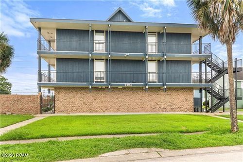 4289 Lac Saint Pierre Dr, Harvey, LA, 70058-5244 | Card Image
