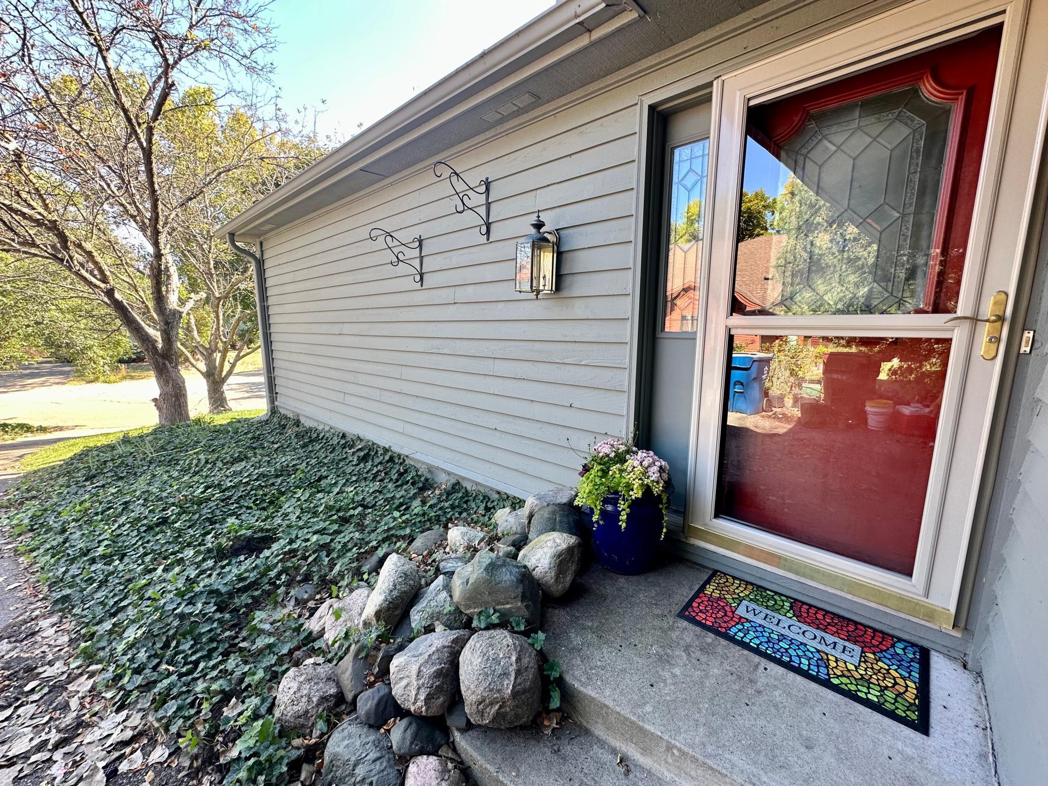 Yorktown Ln, Minneapolis, MN 55442