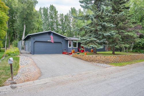 13521 Jarvi Dr, Anchorage, AK, 99515-3933 | Card Image