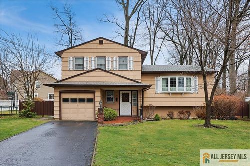 39 Herold Pl, Metuchen, NJ, 08840-2603 | Card Image