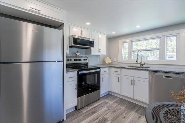 67 Linda Dr, House other with 2 bedrooms, 1 bathrooms and 2 parking in Coventry RI | Image 13