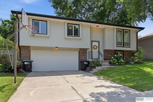 13109 Patrick Cir, Omaha, NE, 68164-3939 | Card Image
