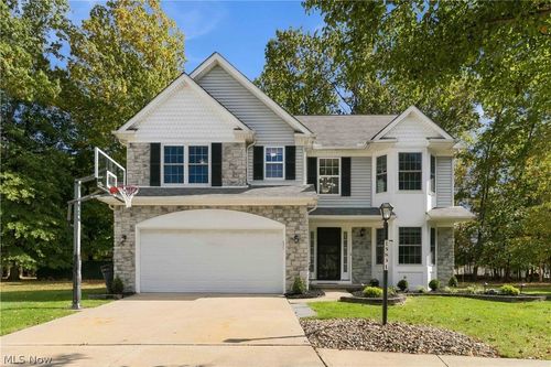 15831 Falmouth Oval, Middleburg Heights, OH, 44130-2517 | Card Image